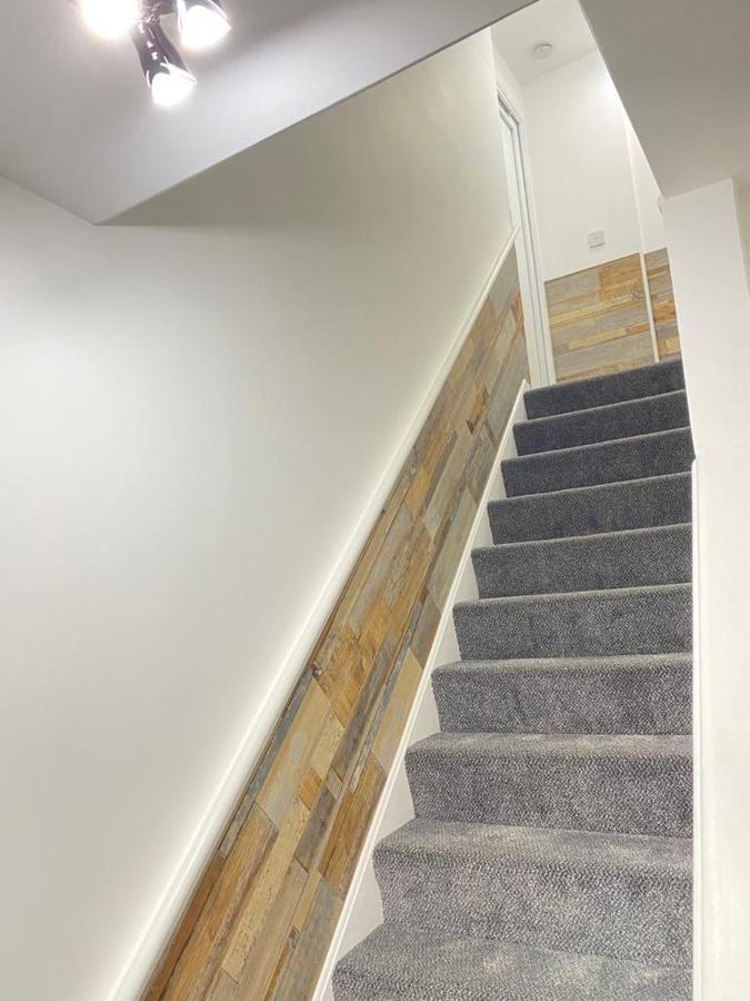 Gatwick Deluxe En-Suite Rooms Horley Eksteriør billede