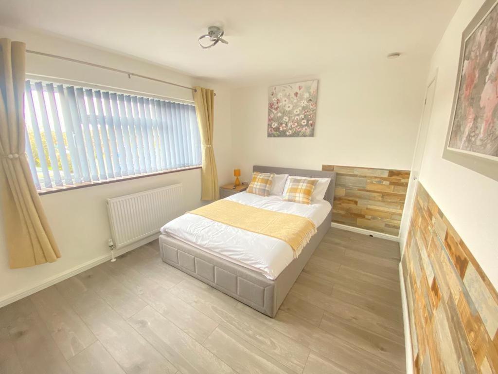Gatwick Deluxe En-Suite Rooms Horley Eksteriør billede