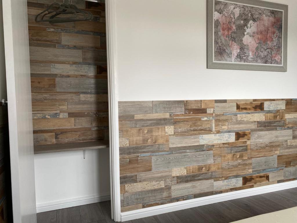 Gatwick Deluxe En-Suite Rooms Horley Eksteriør billede